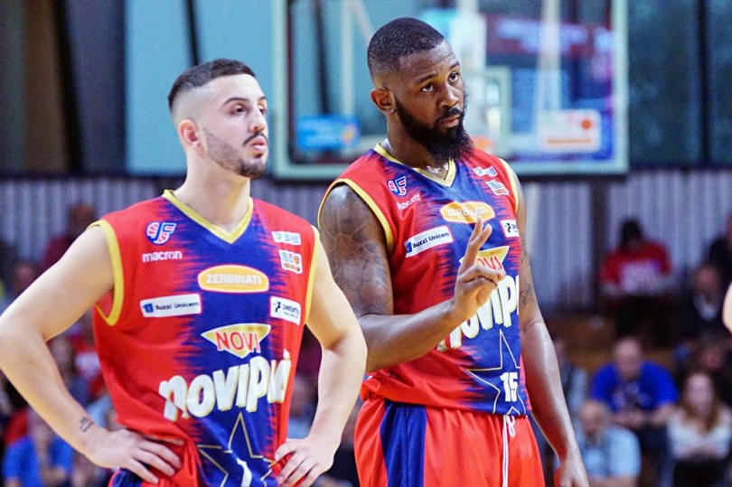 Continua la maledizione nei derby per la Novipiù, battuta nel finale da Biella: 66-65 il punteggio all’Hype Forum. Ai play-off c'è Verona